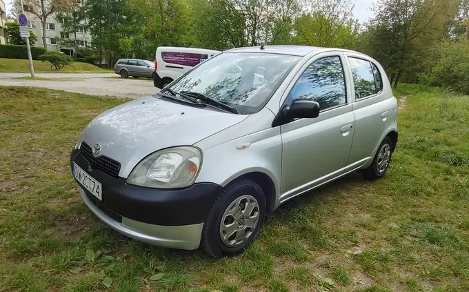 wrocław Toyota Yaris cena 4200 przebieg: 221000, rok produkcji 2003 z Wrocław